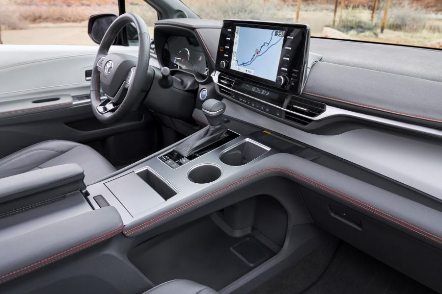 Торпедо Toyota Sienna XSE 2020 года  (фото 8 из 14)